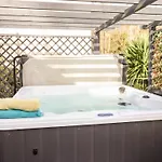Peony بيت للعطل ألفرستون