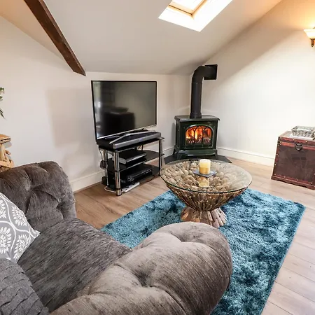 Holiday home Peony Ulverston